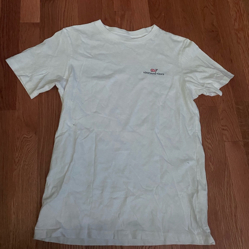 vineyard vines white t shirt size medium